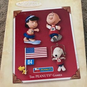 Hallmark snoopy peanuts ornaments